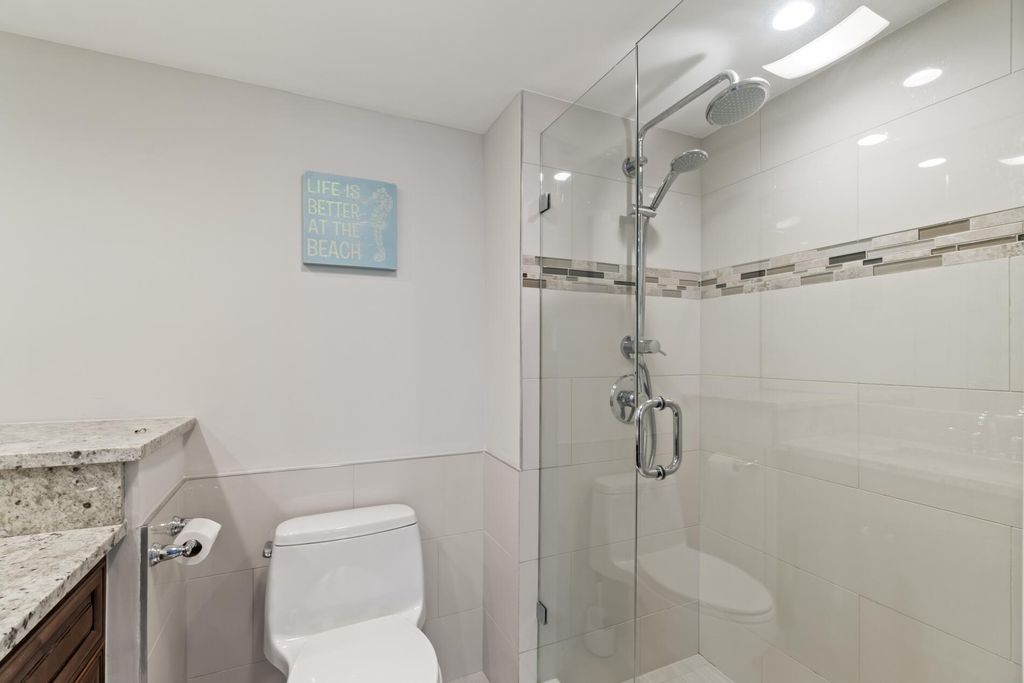 Image 42 of property listing at 3221 S Ocean Boulevard 503, Highland Beach, FL 33487