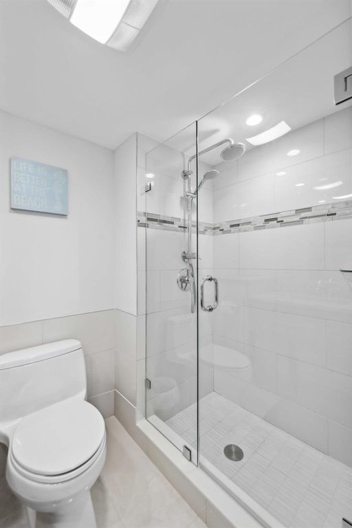 Image 43 of property listing at 3221 S Ocean Boulevard 503, Highland Beach, FL 33487