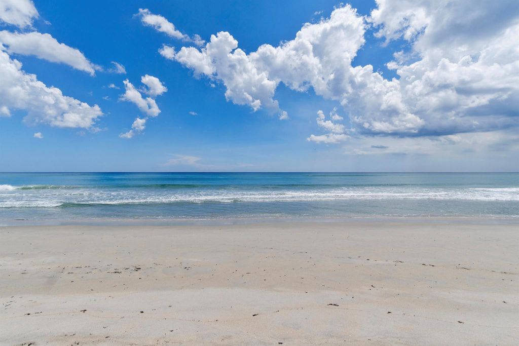 Image 7 of property listing at 3221 S Ocean Boulevard 503, Highland Beach, FL 33487