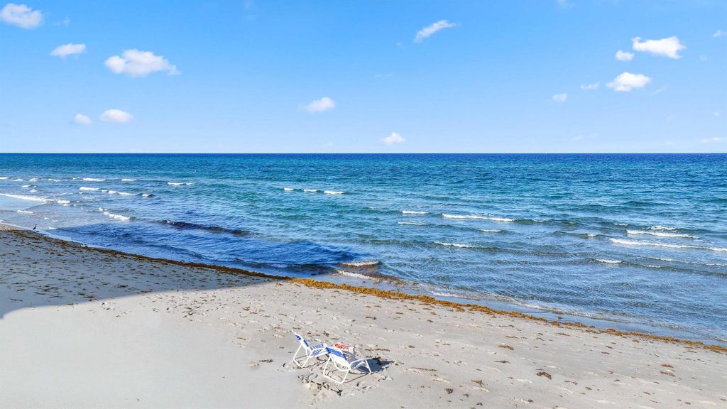 Image 8 of property listing at 3221 S Ocean Boulevard 503, Highland Beach, FL 33487