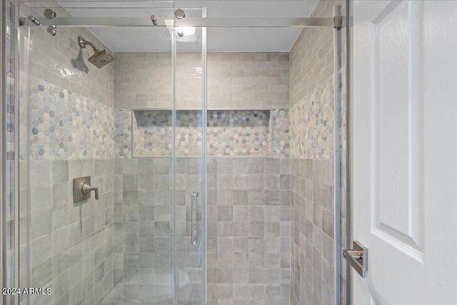 9058 E GELDING Drive, Scottsdale, AZ 85260