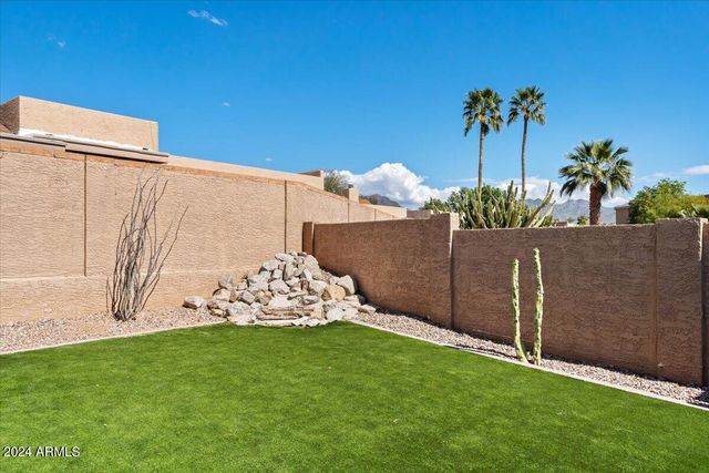 9058 E GELDING Drive, Scottsdale, AZ 85260