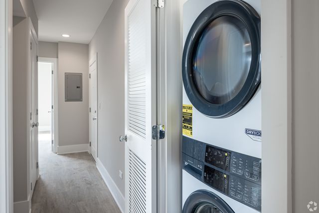 1647 W Irving Park Road 4E, Chicago, IL 60613