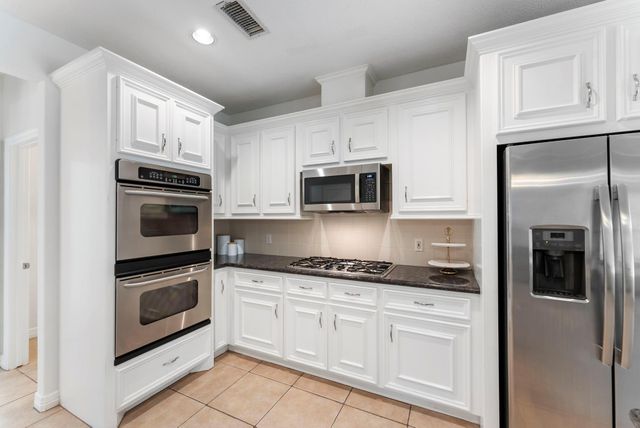28539 E Benders Landing Boulevard, Spring, TX 77386