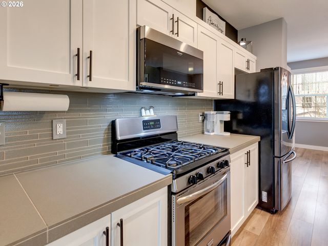 28606 Sw PARIS Ave, Wilsonville, OR 97070