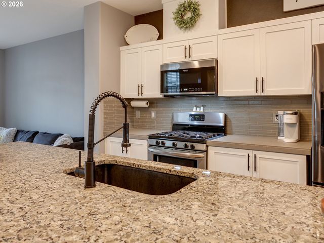 28606 Sw PARIS Ave, Wilsonville, OR 97070