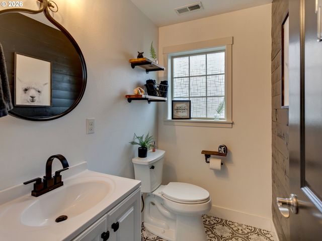 28606 Sw PARIS Ave, Wilsonville, OR 97070