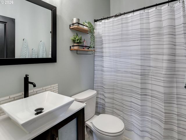 28606 Sw PARIS Ave, Wilsonville, OR 97070