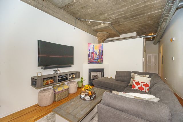 1000 W 15th Street 115, Chicago, IL 60608