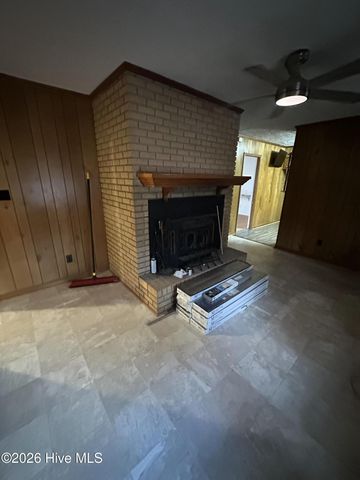 131 Pineway Street NE, Whiteville, NC 28472