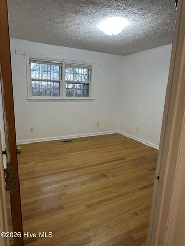 131 Pineway Street NE, Whiteville, NC 28472