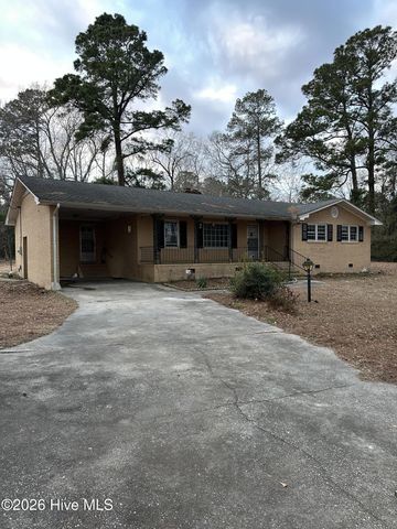 131 Pineway Street NE, Whiteville, NC 28472