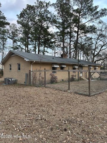 131 Pineway Street NE, Whiteville, NC 28472