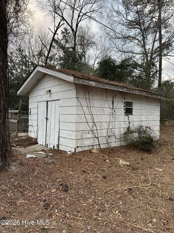 131 Pineway Street NE, Whiteville, NC 28472