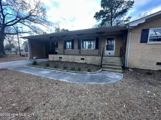 131 Pineway Street NE, Whiteville, NC 28472