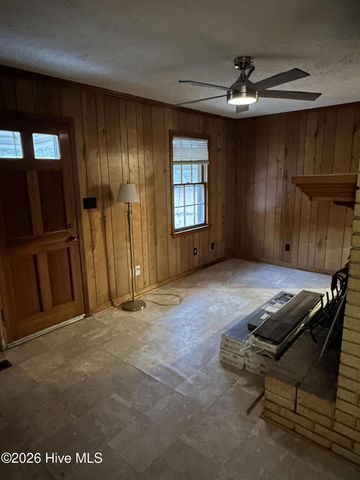 131 Pineway Street NE, Whiteville, NC 28472