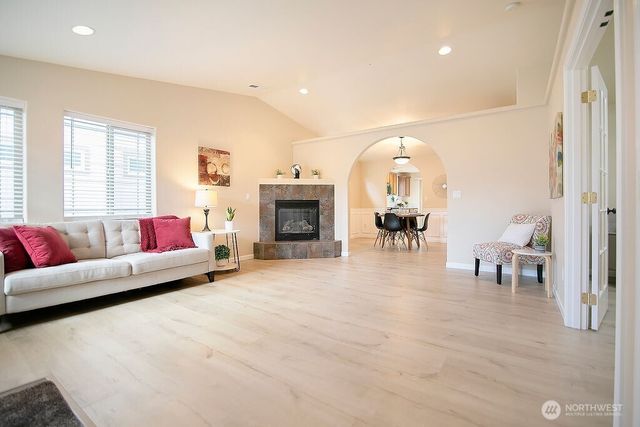 18 Willow Point Loop, Longview, WA 98632