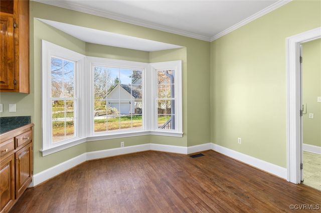 207 Comstock Dr, Colonial Heights, VA 23834