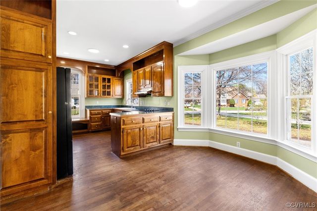207 Comstock Dr, Colonial Heights, VA 23834