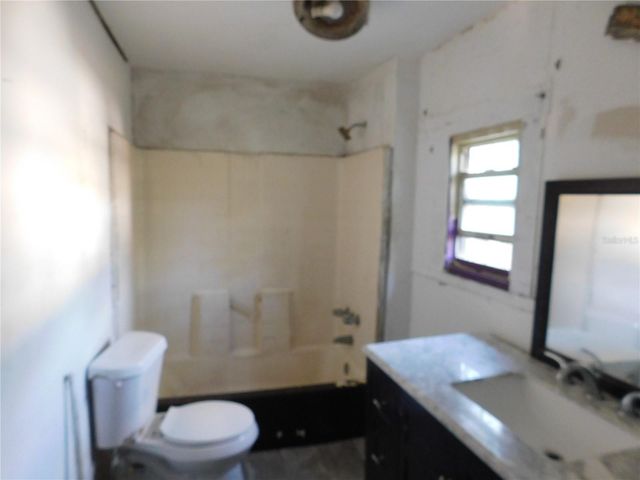 8015 N 11TH STREET, Tampa, FL 33604