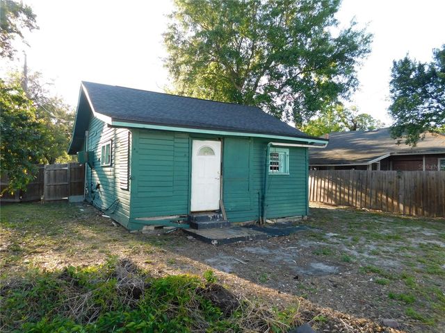 8015 N 11TH STREET, Tampa, FL 33604