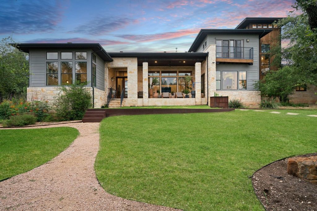 332 Rugged Earth DR, Austin, TX 78737