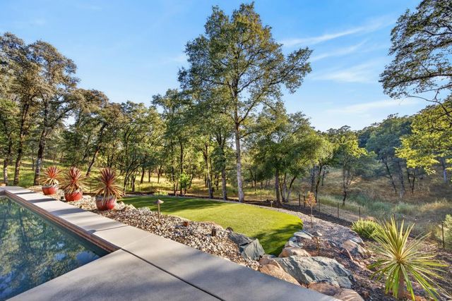 23310 Darkhorse Drive, Auburn, CA 95602