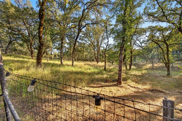 23310 Darkhorse Drive, Auburn, CA 95602