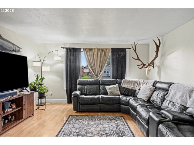 1537 LEHIGH Way, Albany, OR 97322