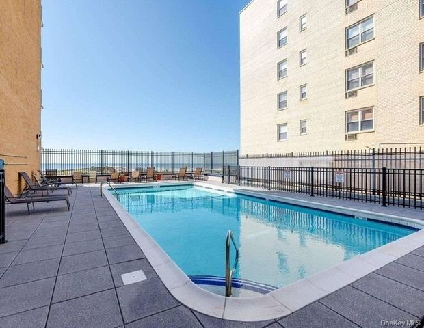 650 Shore Road 1C, Long Beach, NY 11561