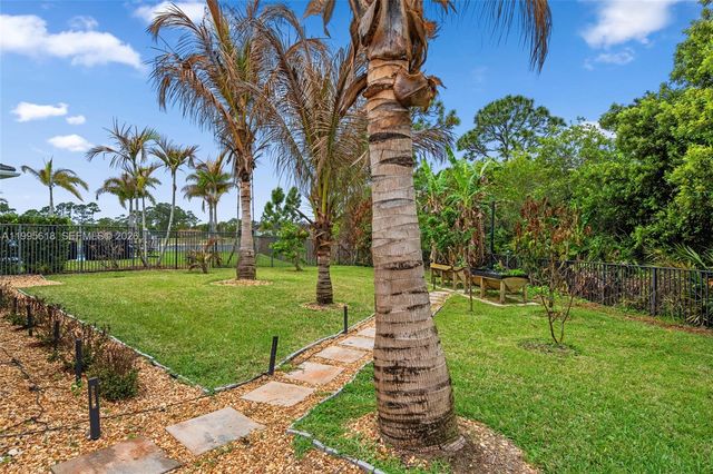 4764 SW Briarwood Court, Stuart, FL 34997