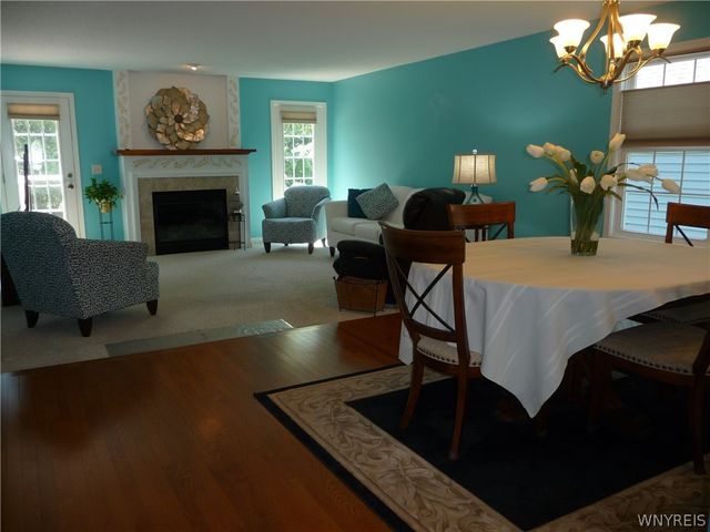 129 Blossom Wood Lane, Cheektowaga, NY 14227