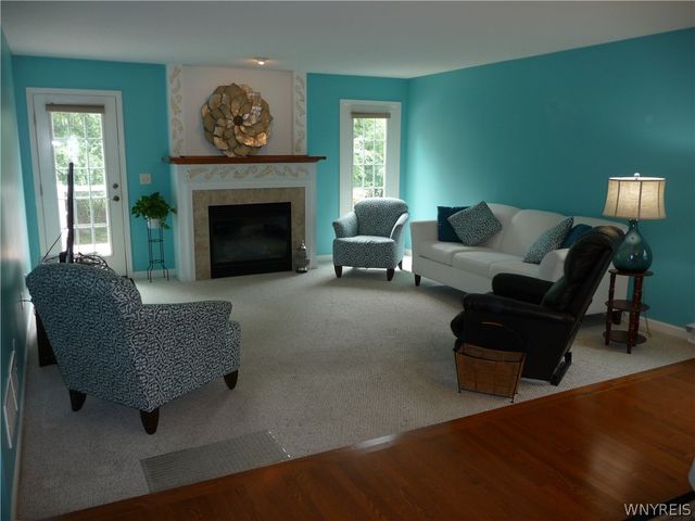 129 Blossom Wood Lane, Cheektowaga, NY 14227
