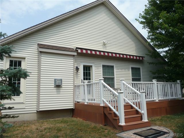 129 Blossom Wood Lane, Cheektowaga, NY 14227