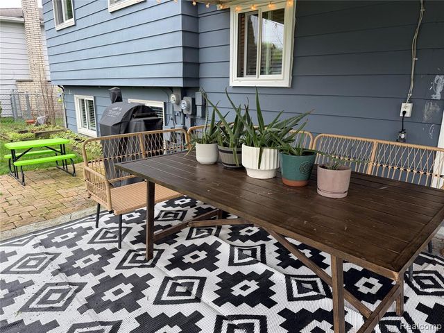 38604 Maes Street, Westland, MI 48186