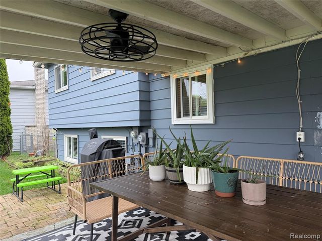 38604 Maes Street, Westland, MI 48186