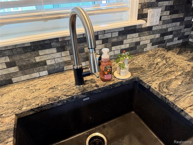 38604 Maes Street, Westland, MI 48186