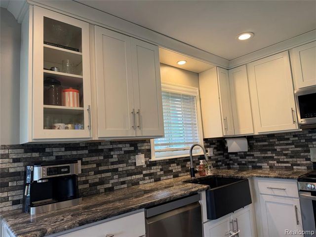 38604 Maes Street, Westland, MI 48186