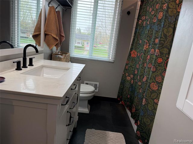 38604 Maes Street, Westland, MI 48186