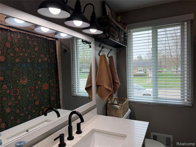 38604 Maes Street, Westland, MI 48186