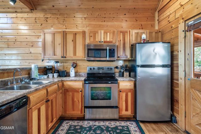 3012 Legacy Vista Drive, Sevierville, TN 37876