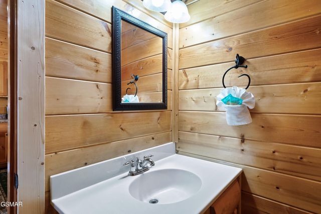 3012 Legacy Vista Drive, Sevierville, TN 37876