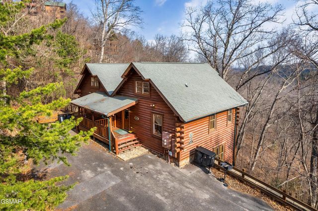 3012 Legacy Vista Drive, Sevierville, TN 37876