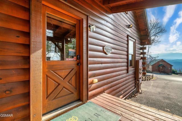 3012 Legacy Vista Drive, Sevierville, TN 37876