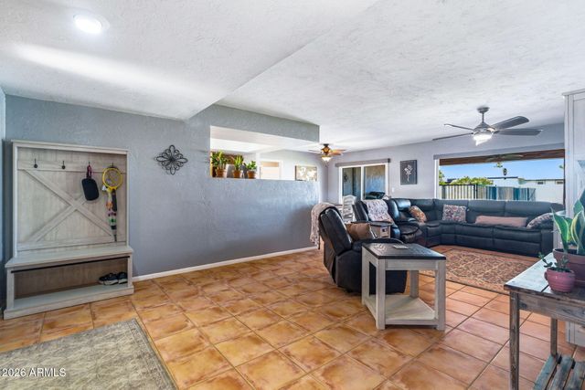 10818 W BROOKSIDE Drive, Sun City, AZ 85351