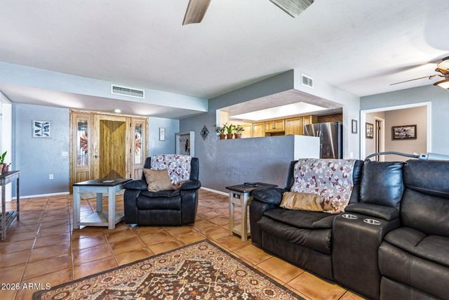 10818 W BROOKSIDE Drive, Sun City, AZ 85351