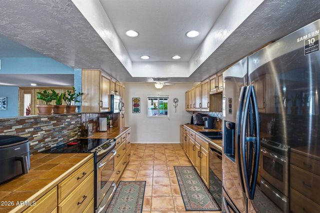 10818 W BROOKSIDE Drive, Sun City, AZ 85351