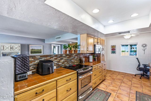 10818 W BROOKSIDE Drive, Sun City, AZ 85351