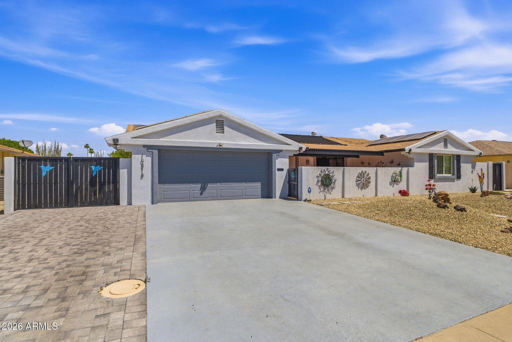 10818 W BROOKSIDE Drive, Sun City, AZ 85351