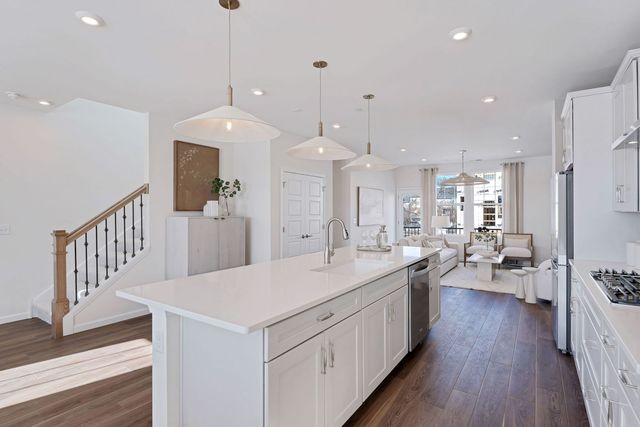 6219 Sandbelt Drive 38001, Woodridge, IL 60517